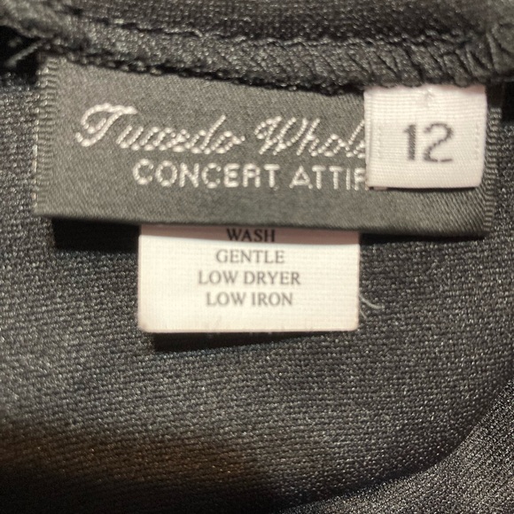 Concert Attire Long Black Dress Short Sleeves, attached sash belt EUC 7422e - Picture 5 of 7